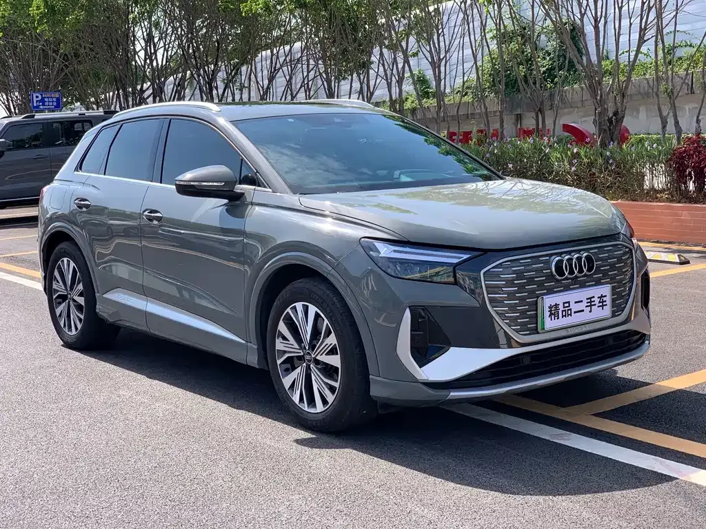 Audi Q4 e-tron — фото 4