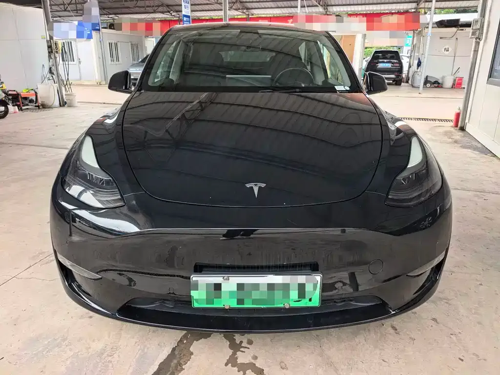 Tesla Model Y — фото 10