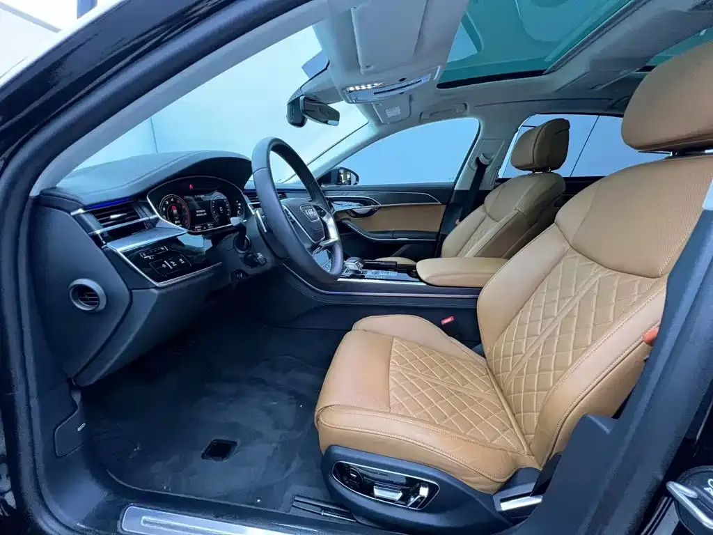 Audi A8 — фото 6