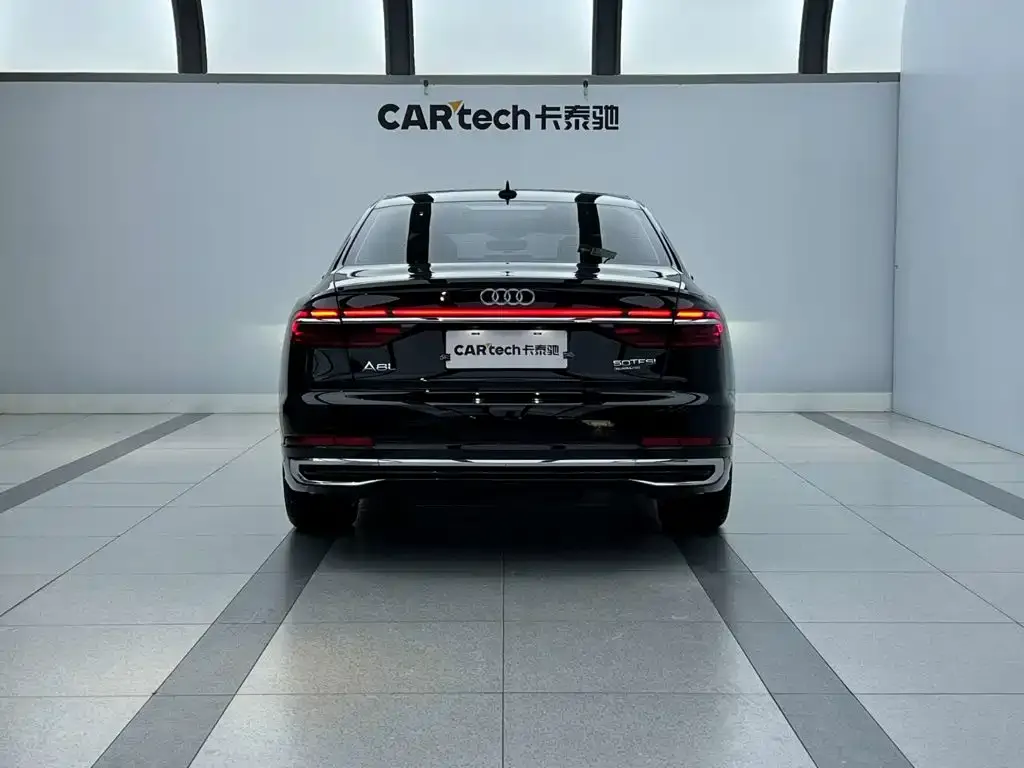 Audi A8 — фото 9