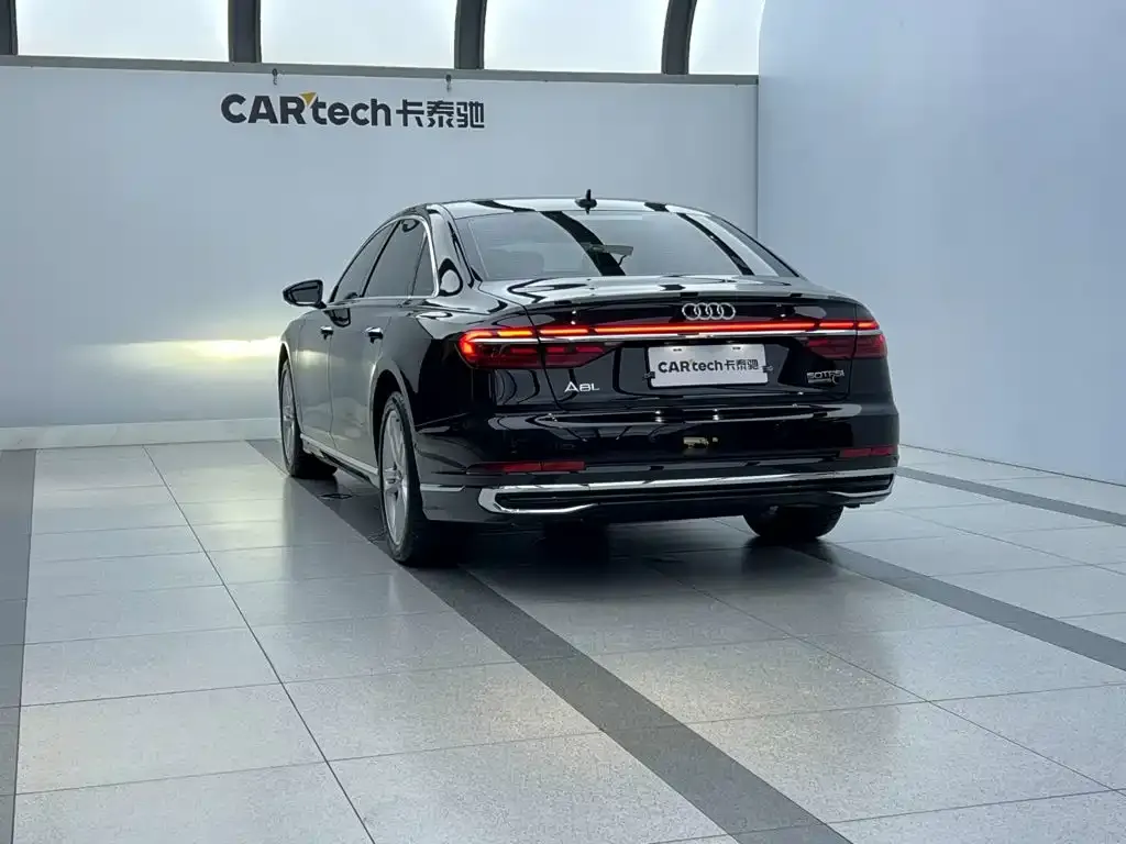 Audi A8 — фото 8