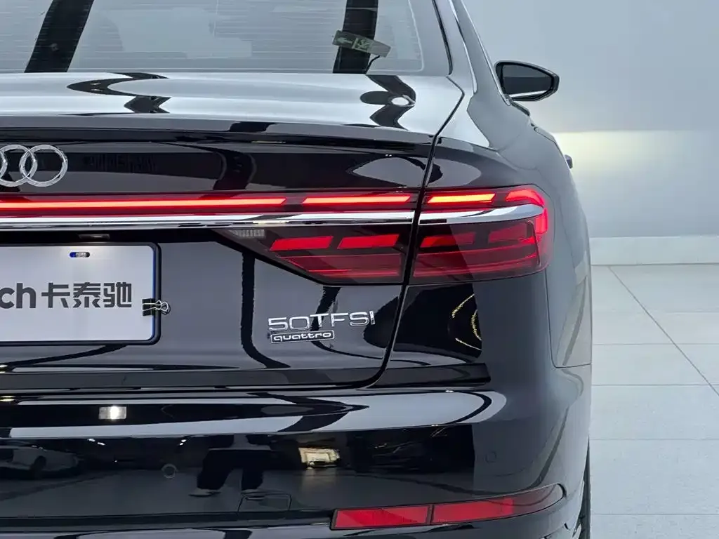 Audi A8 — фото 7