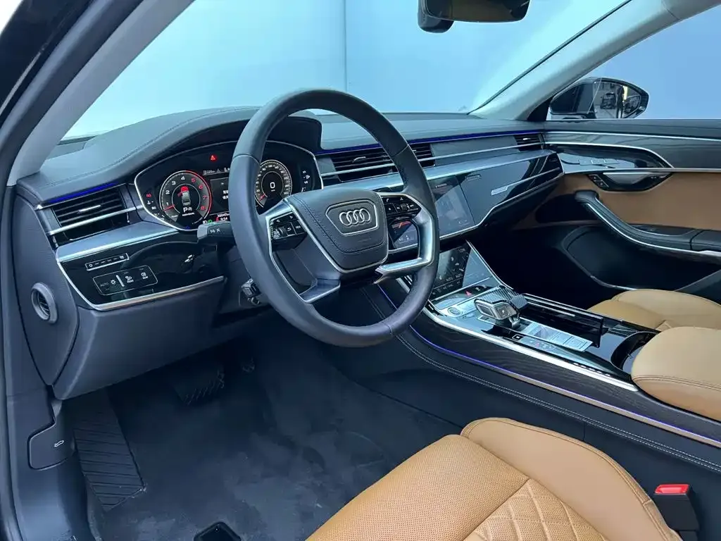 Audi A8 — фото 10