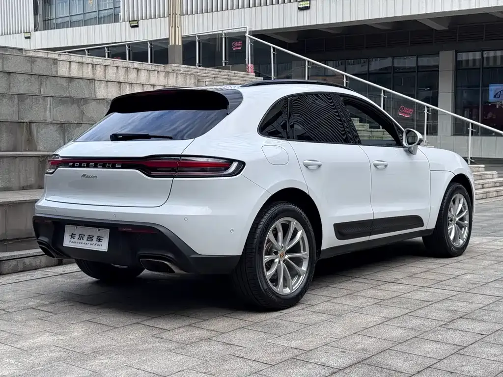Porsche Macan — фото 7