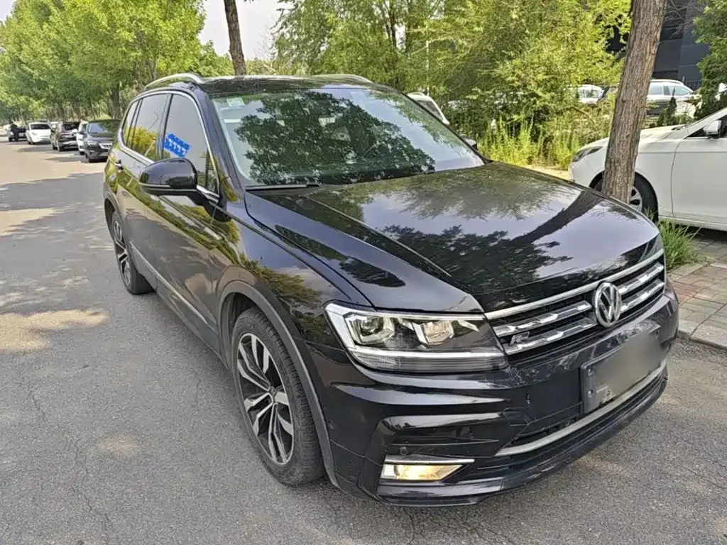 Volkswagen Tiguan L — фото 10