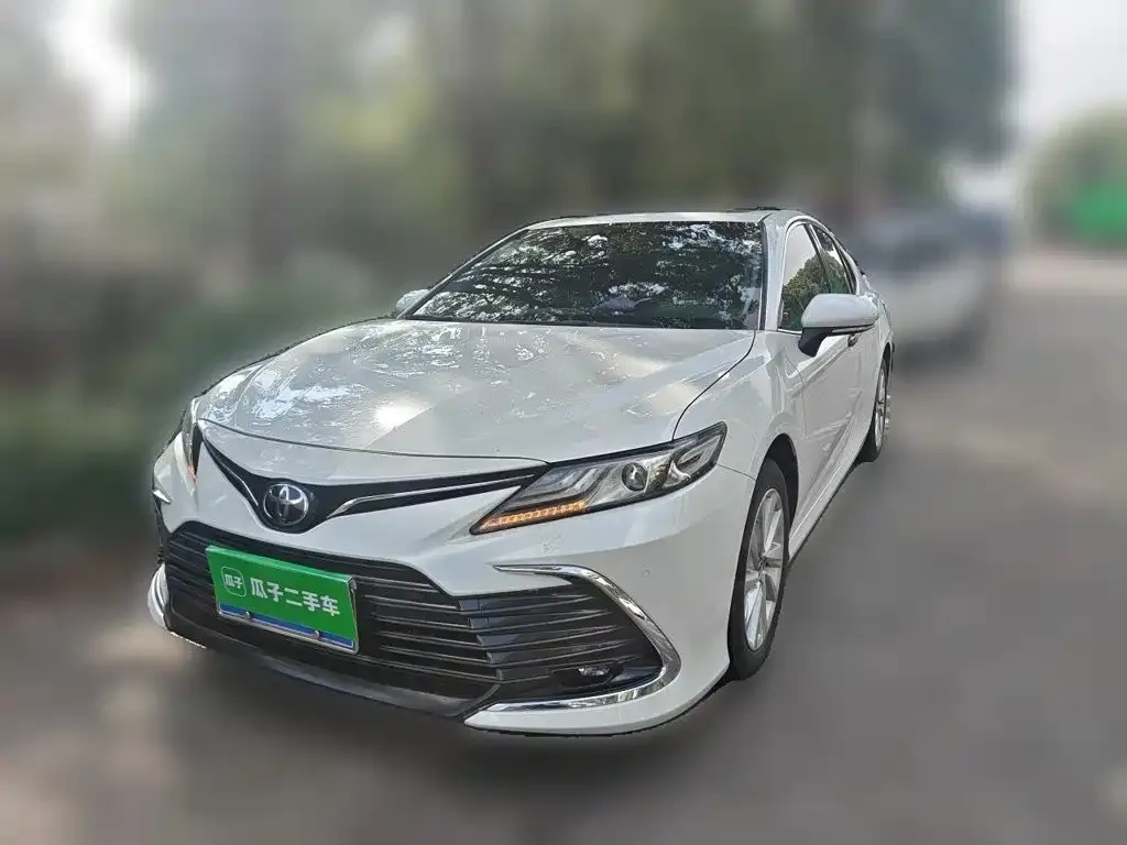 Toyota Camry — фото 2