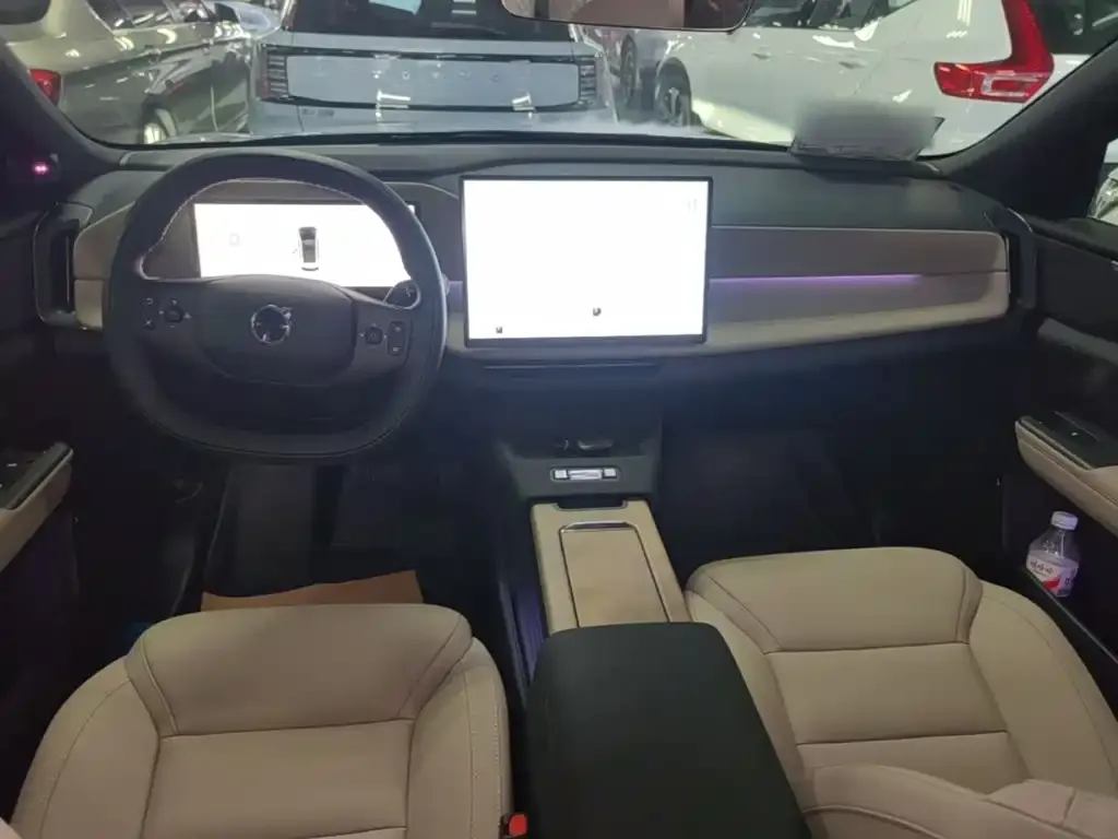 Volvo XC70 Plug-in Hybrid — фото 2