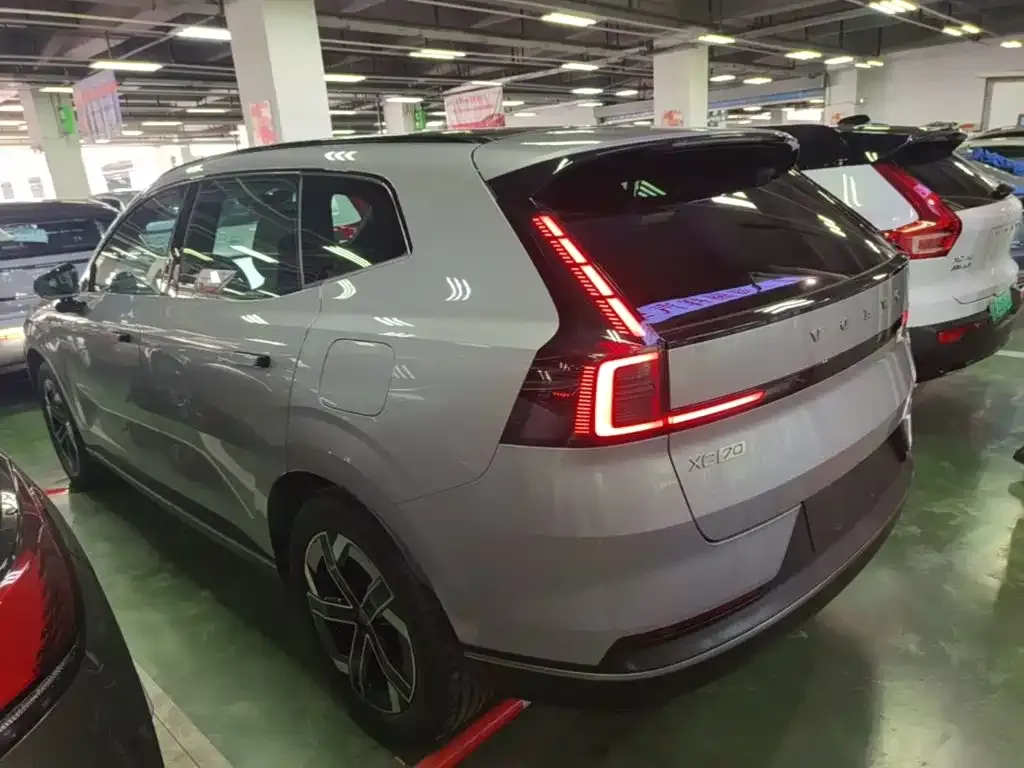 Volvo XC70 Plug-in Hybrid — фото 8