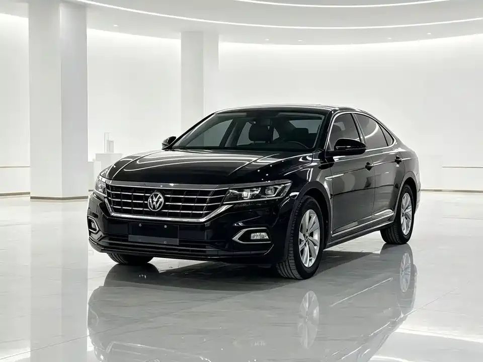 Volkswagen Passat — фото 1