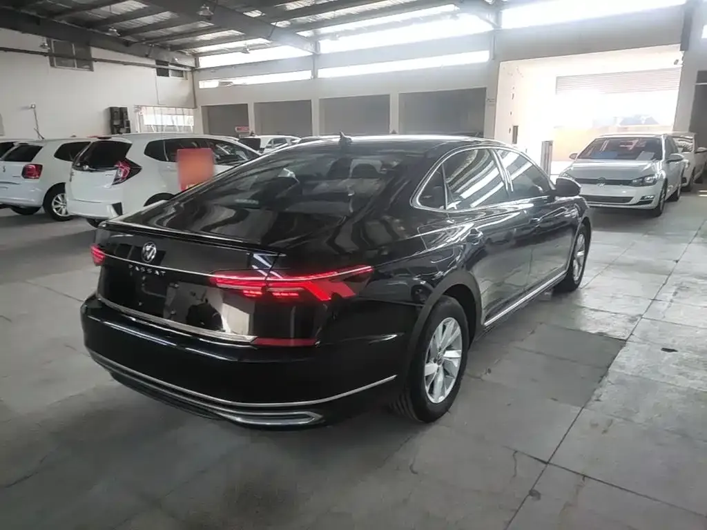 Volkswagen Passat — фото 10