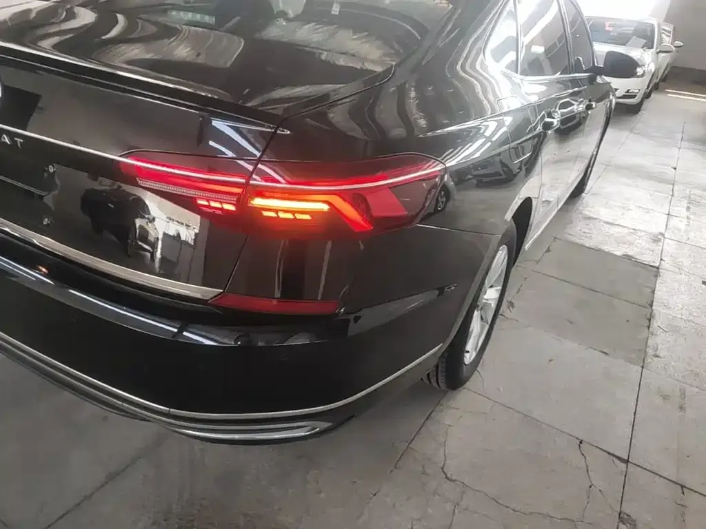 Volkswagen Passat — фото 7