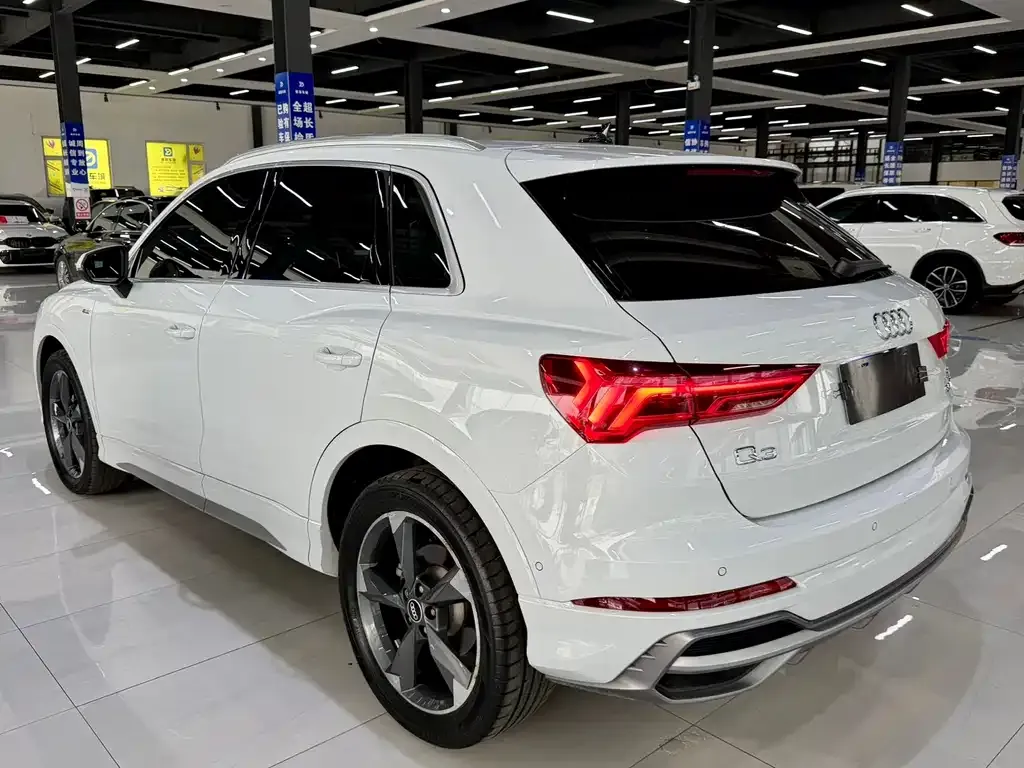Audi Q3 — фото 4