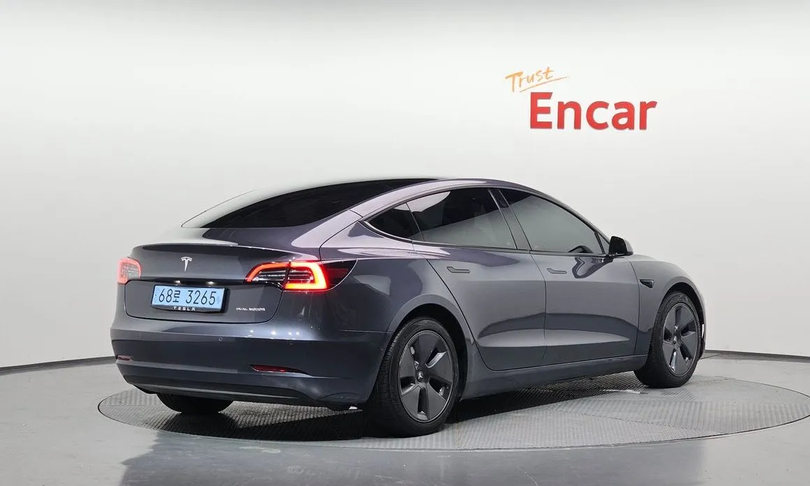 Tesla Model 3 — фото 10