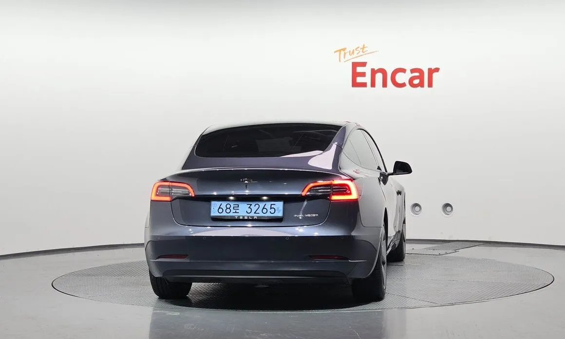 Tesla Model 3 — фото 2