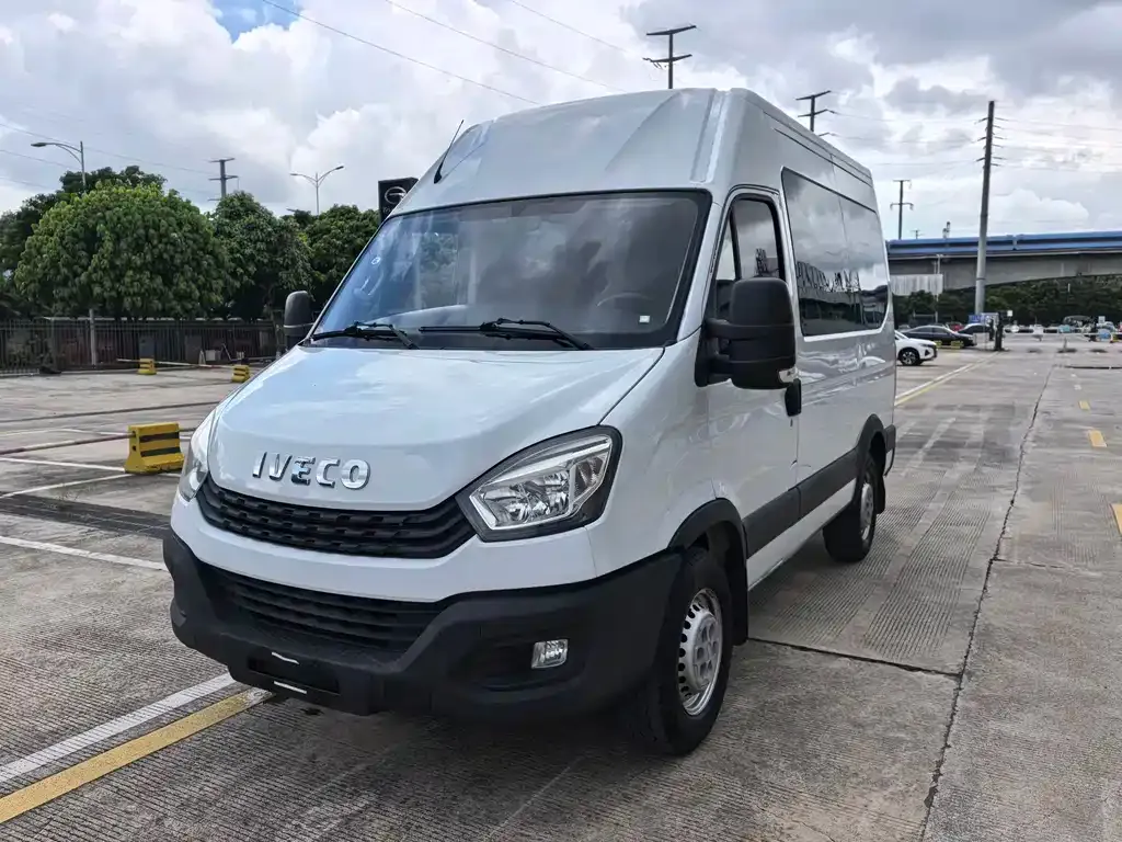 IVECO Ousheng — фото 1