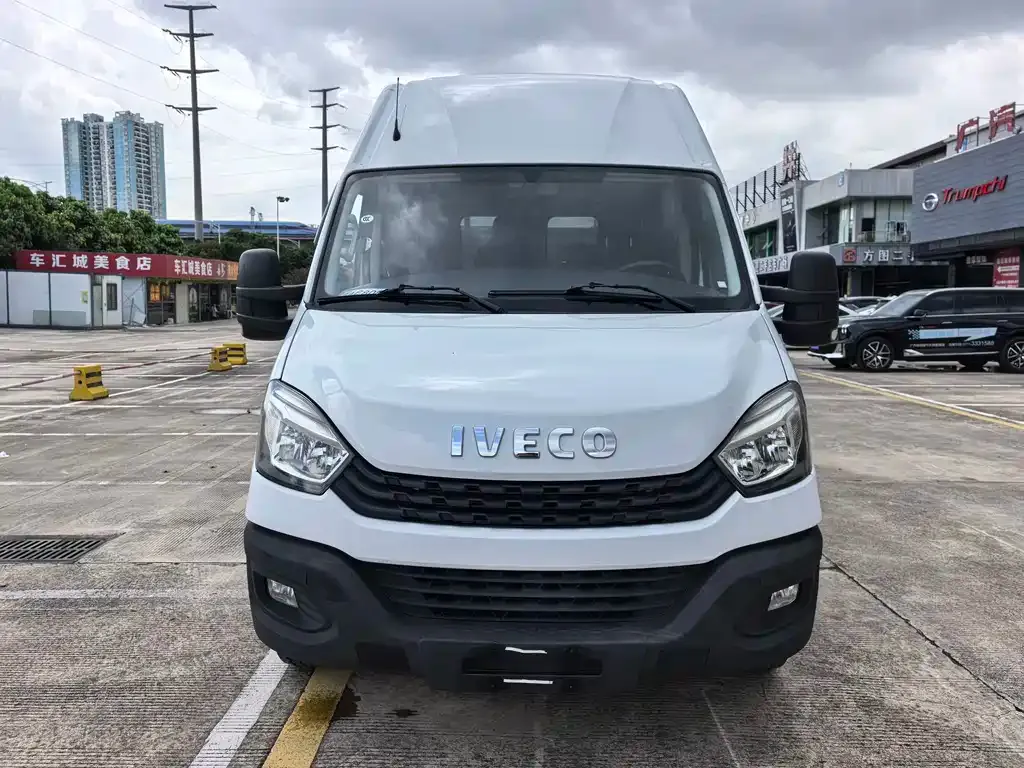 IVECO Ousheng — фото 2