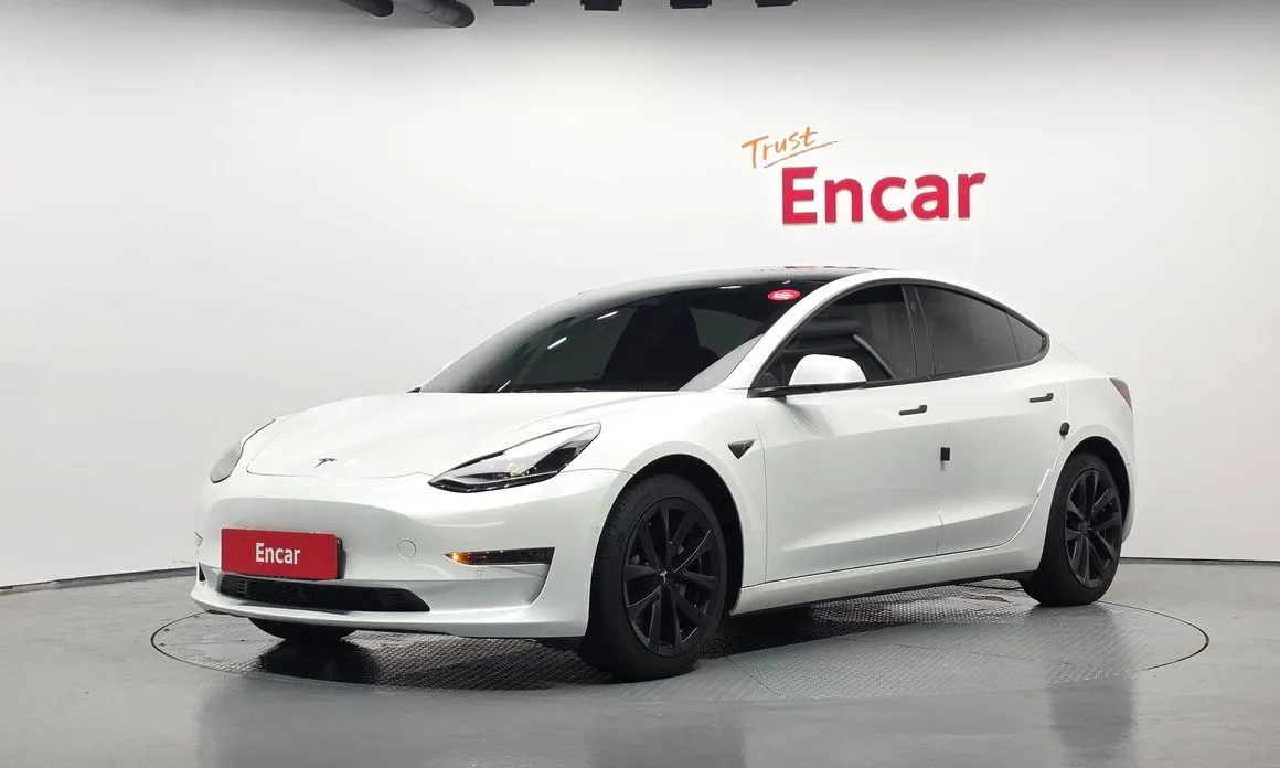 Tesla Model 3 — фото 1