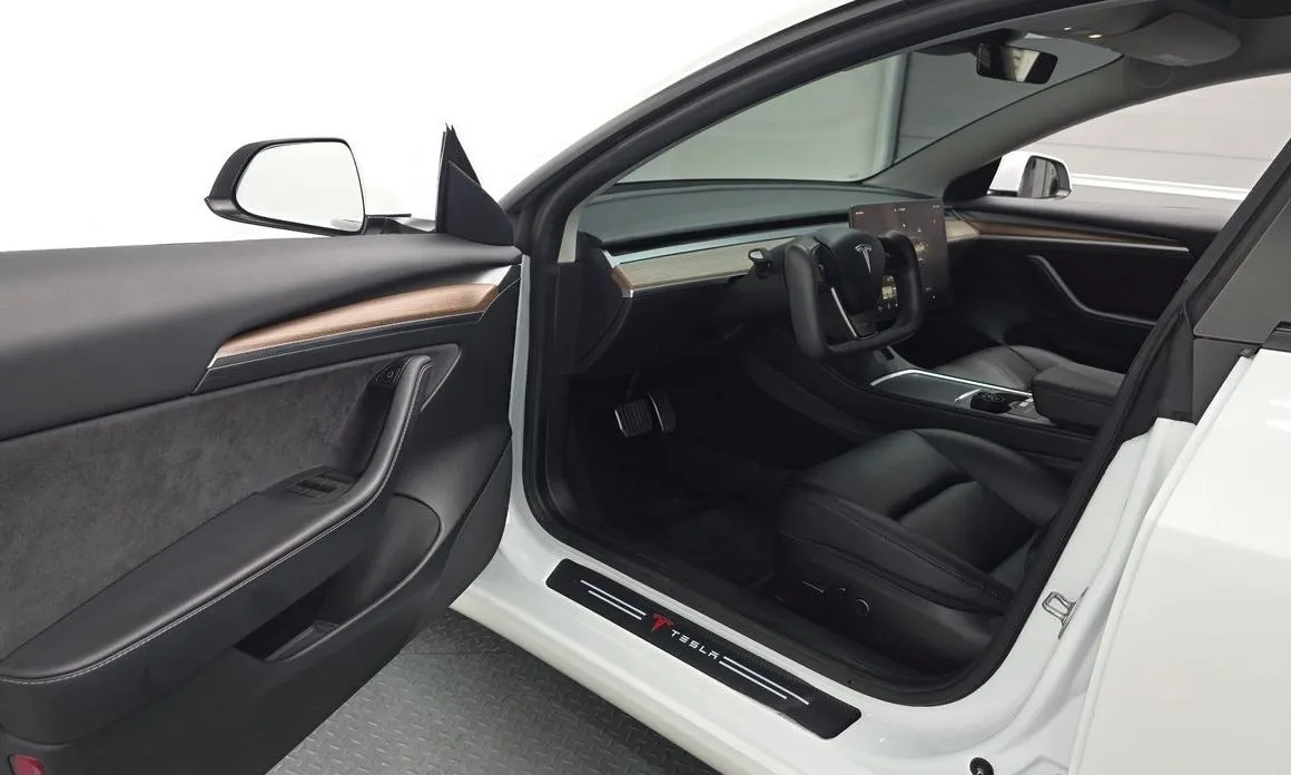 Tesla Model 3 — фото 2