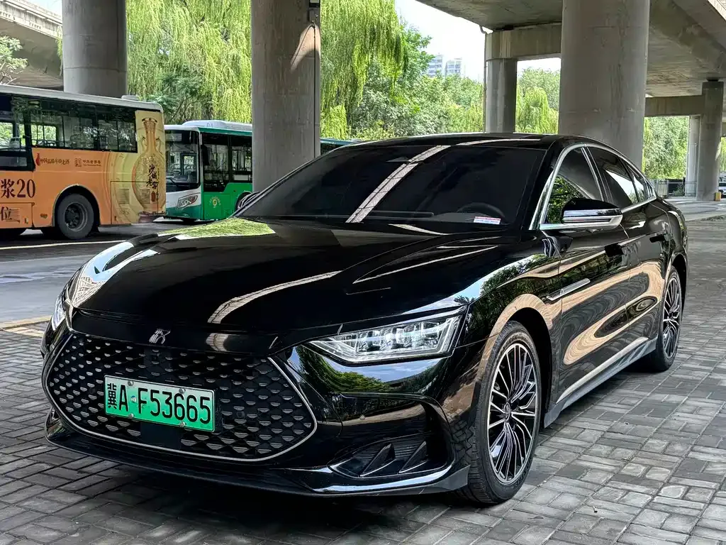 BYD Han — фото 1
