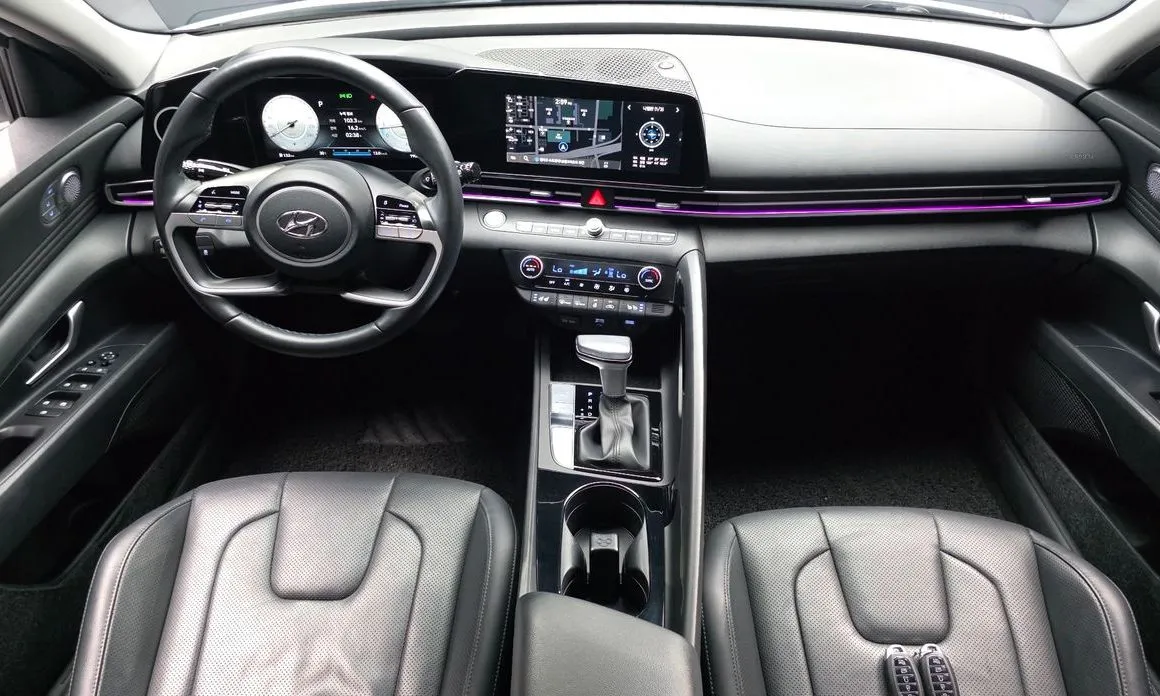 Hyundai AVANTE — фото 8