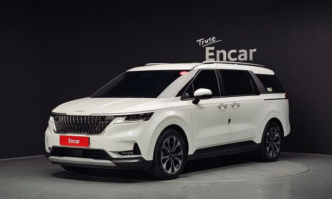 Kia Carnival — фото 1