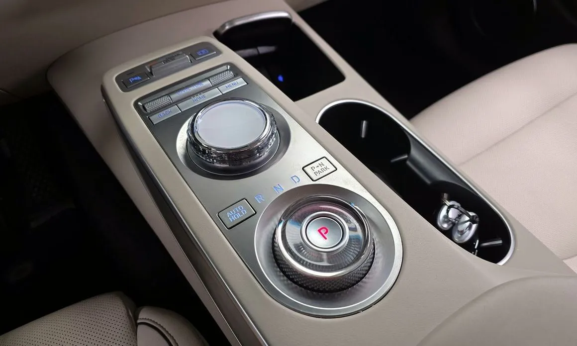 Genesis GV70 — фото 3