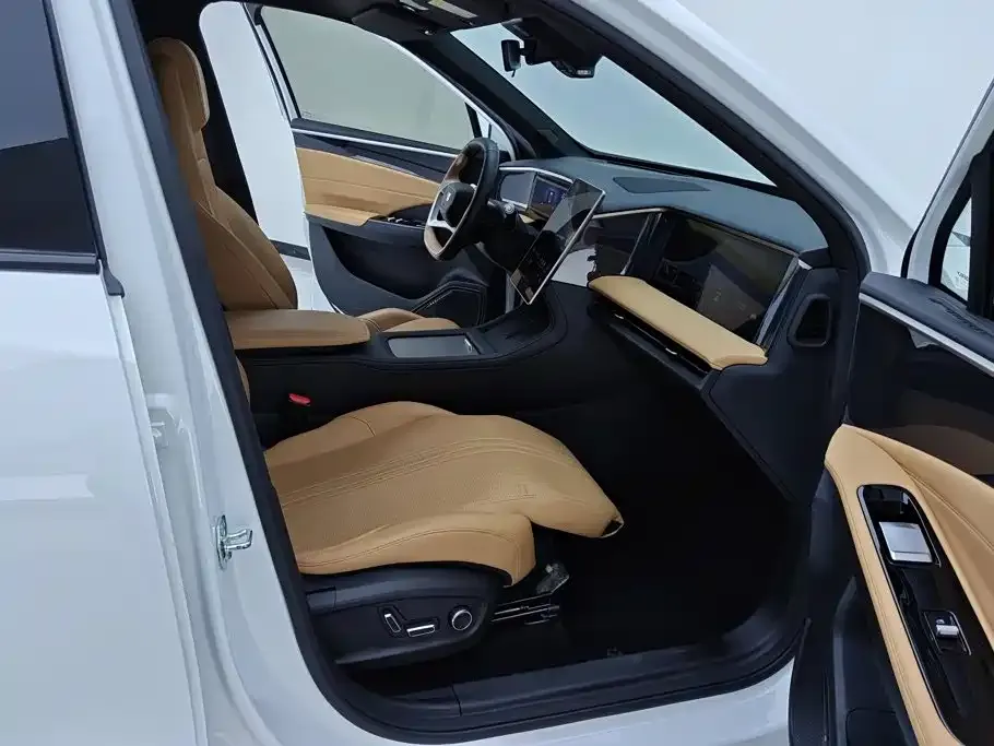 Geely Galaxy L7 — фото 10