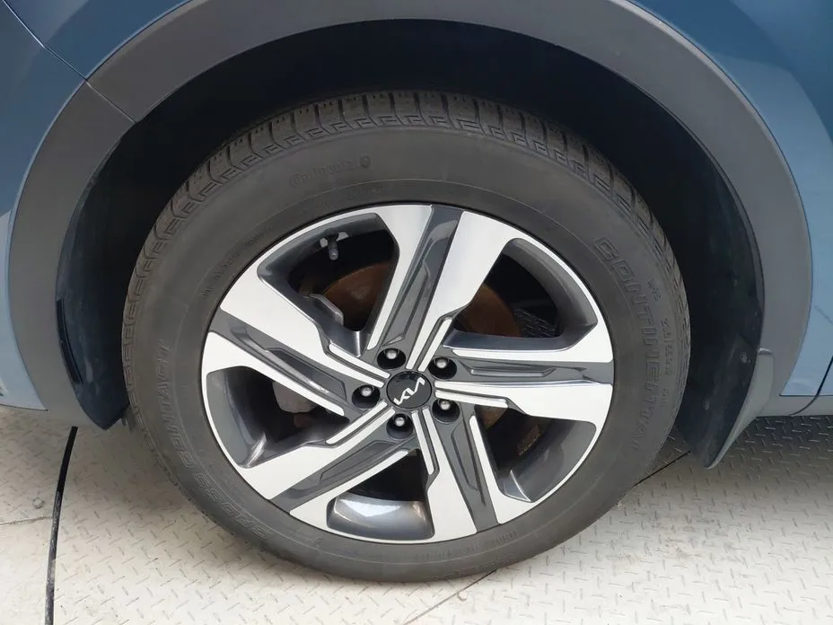 Kia Sorento — фото 7