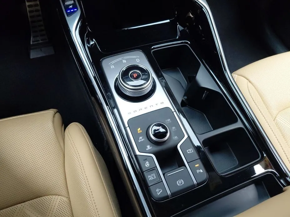 Kia Sorento — фото 10