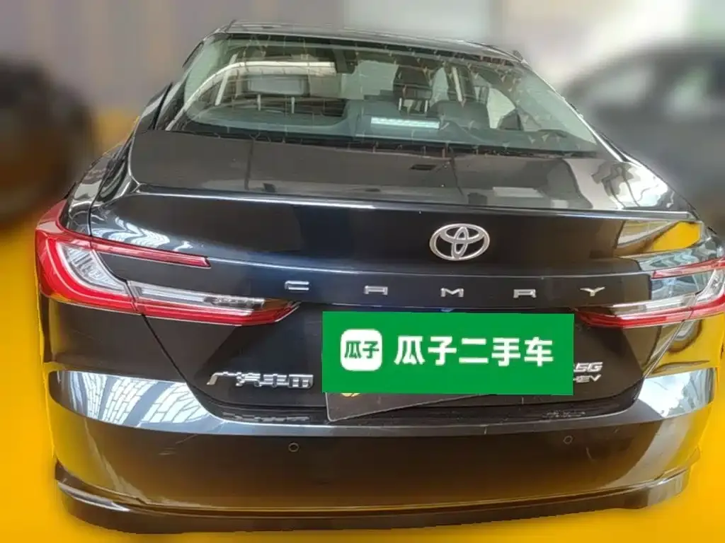 Toyota Camry — фото 9