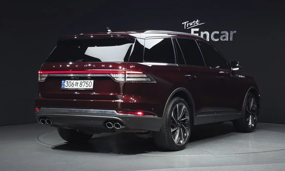 Lincoln Aviator — фото 8