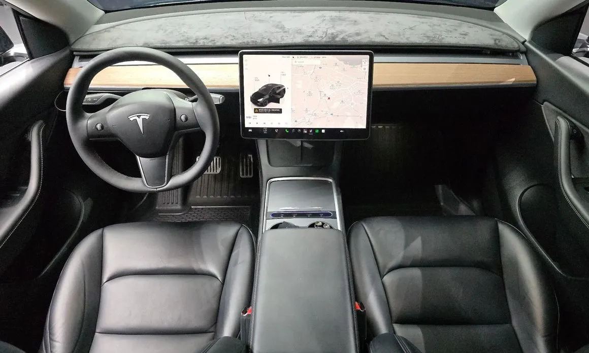 Tesla Model Y — фото 8