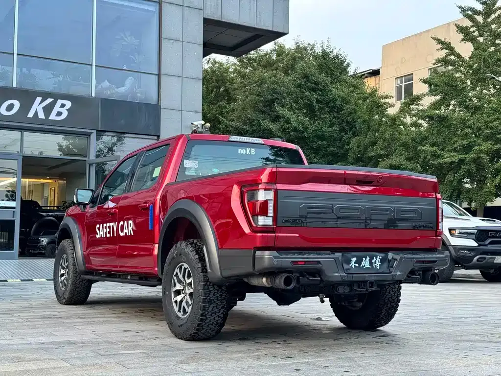 Ford F-150 Raptor — фото 8