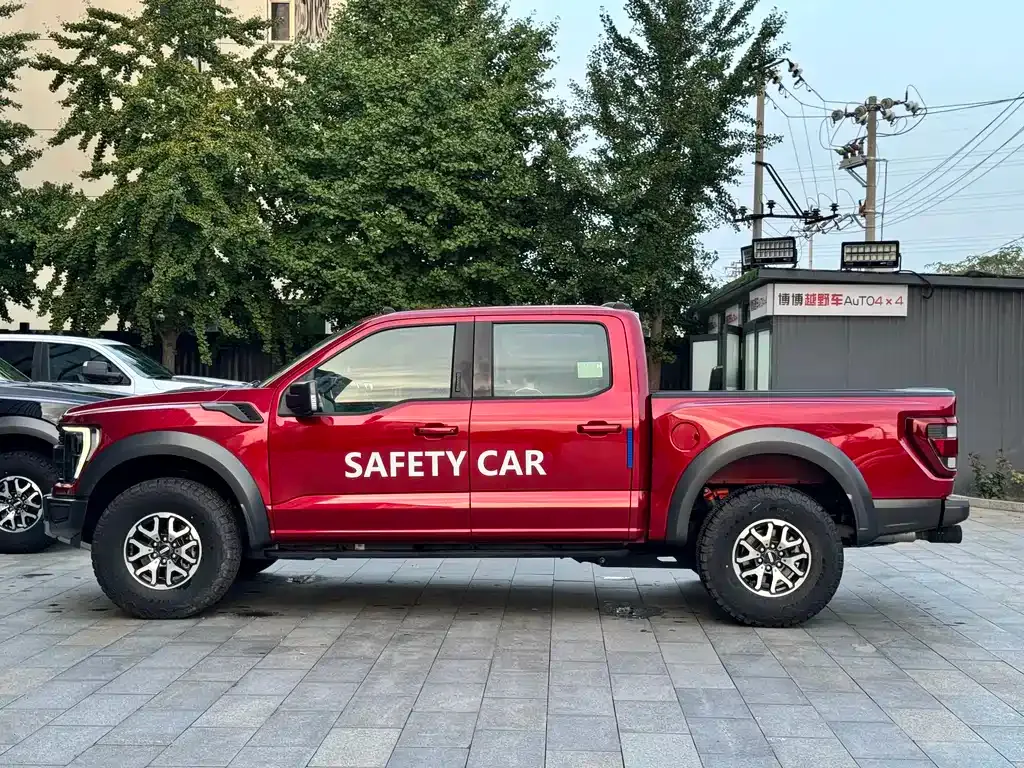 Ford F-150 Raptor — фото 9