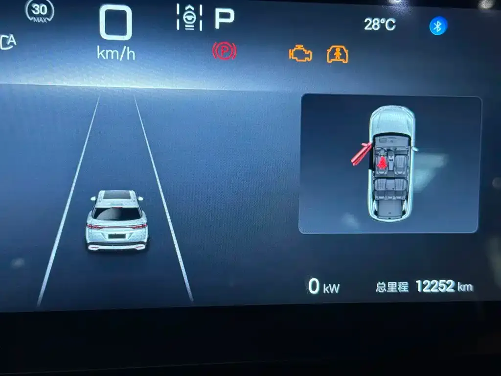 BYD L DM-i — фото 10