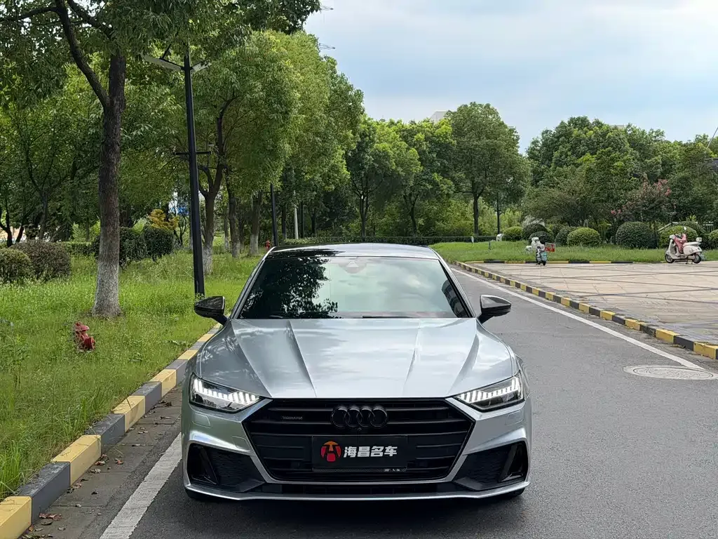 Audi A7 — фото 1