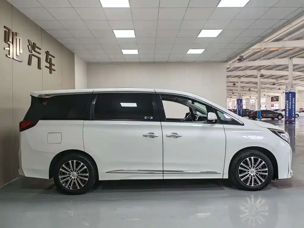 GAC Motor Trumpchi M8 — фото 9
