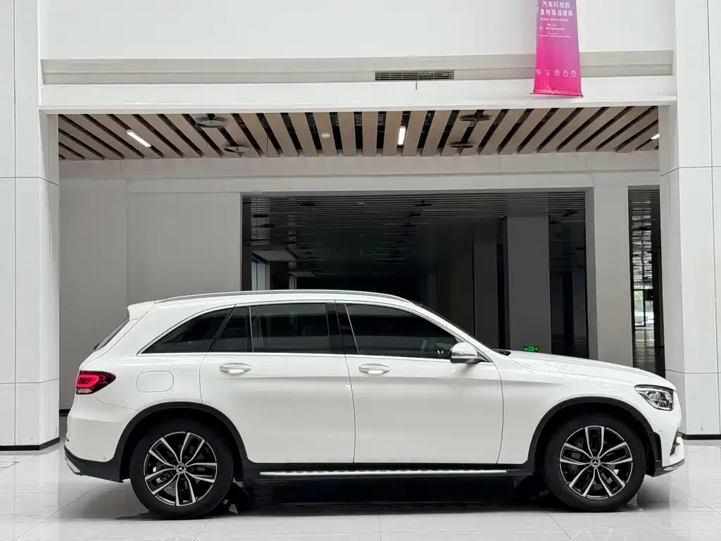 Mercedes-Benz GLC — фото 6