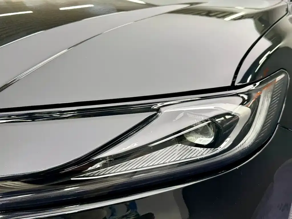 Toyota Camry — фото 4