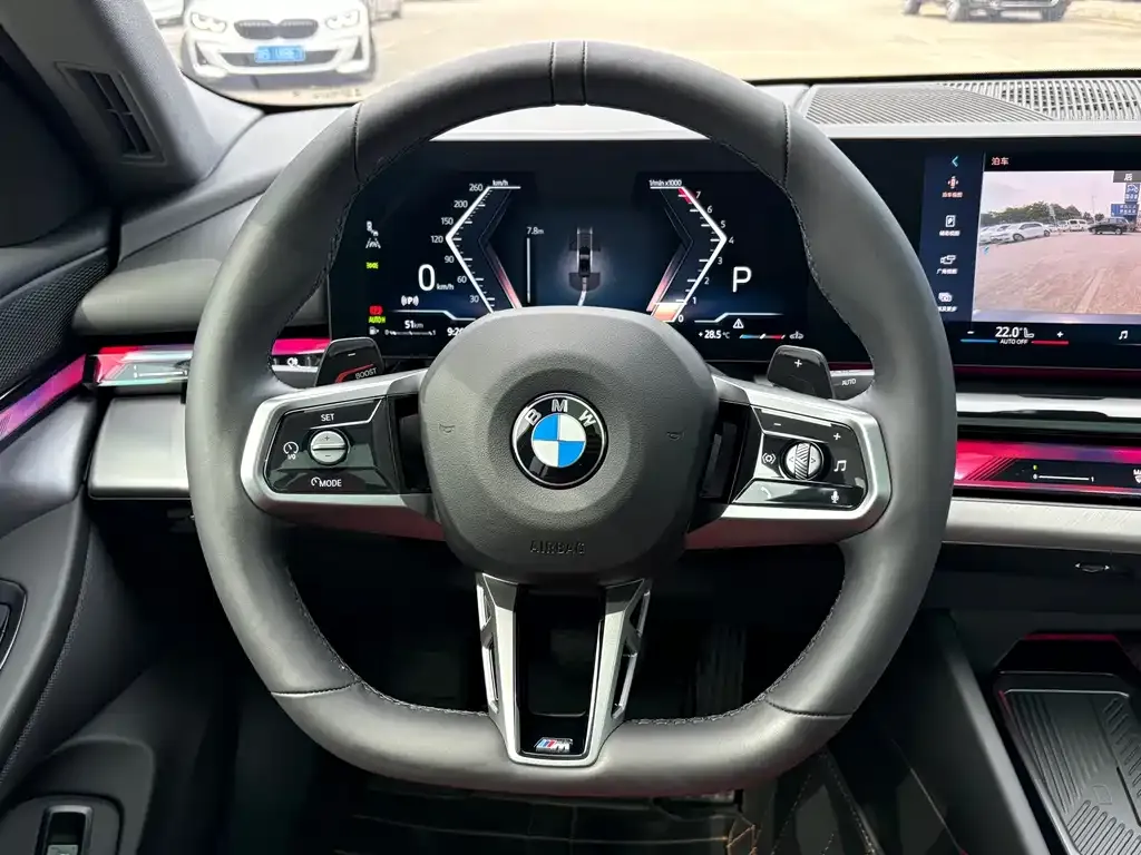 BMW 5 Series — фото 10