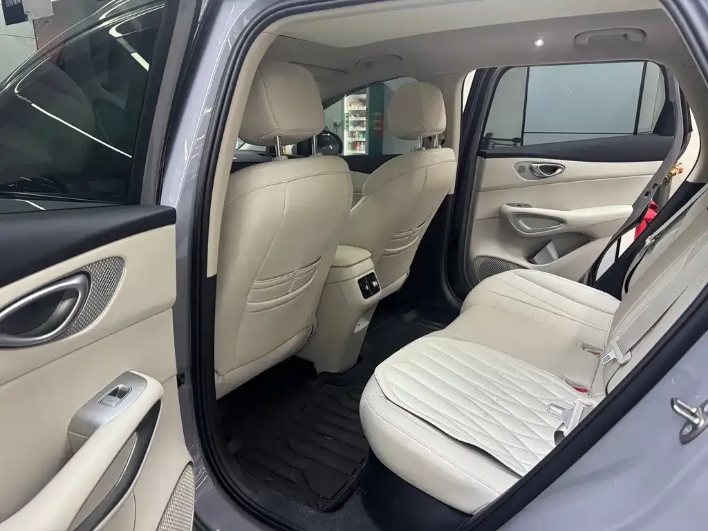 BYD Hiace 05 EV — фото 10