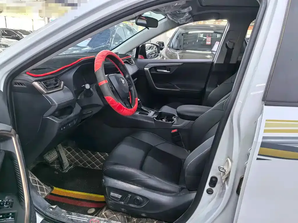 Toyota Wildlander — фото 10