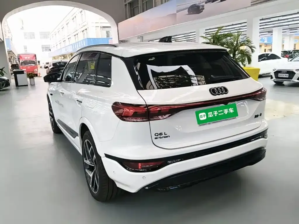 Audi Q6L e-tron — фото 4