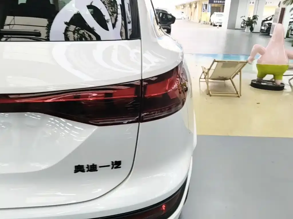 Audi Q6L e-tron — фото 9