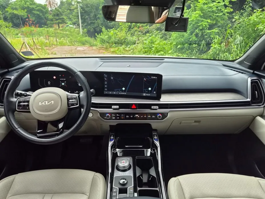 Kia Sorento — фото 6