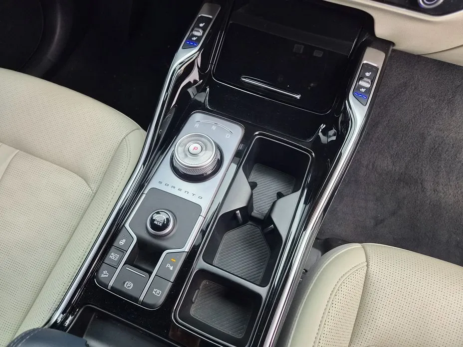 Kia Sorento — фото 10