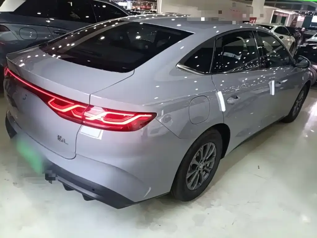 BYD Qin L — фото 9