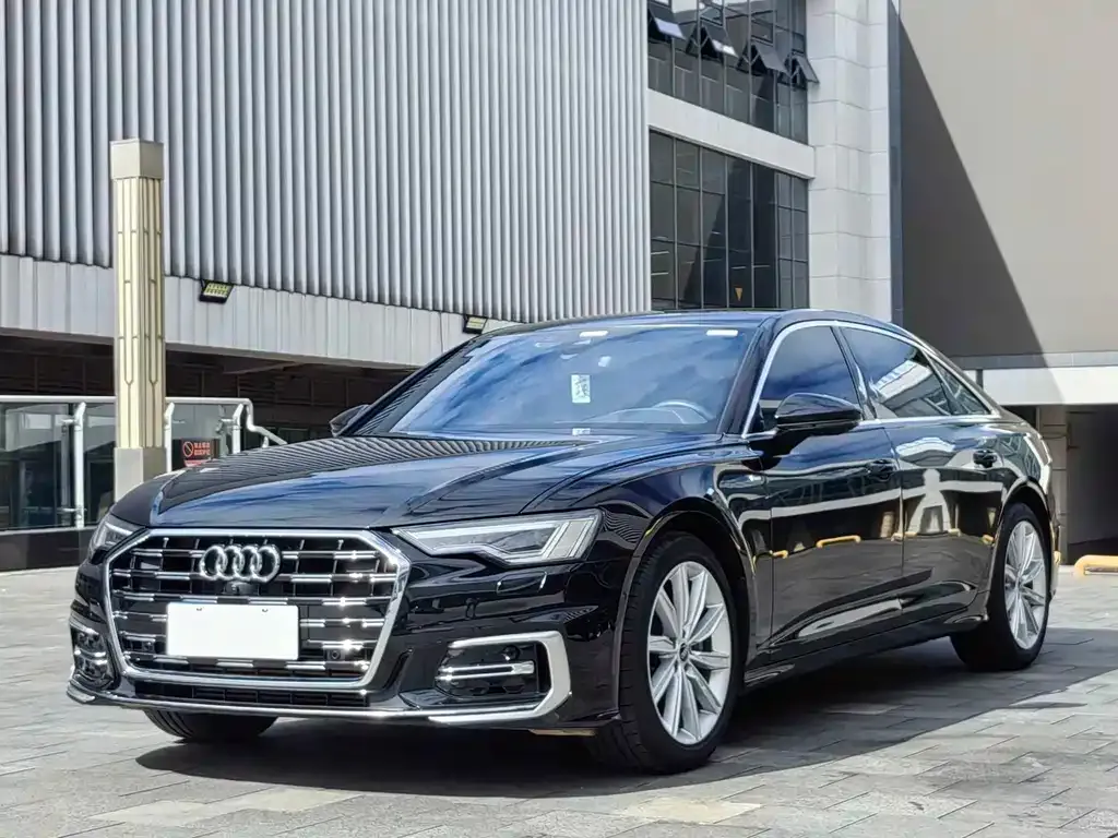 Audi A6L — фото 1