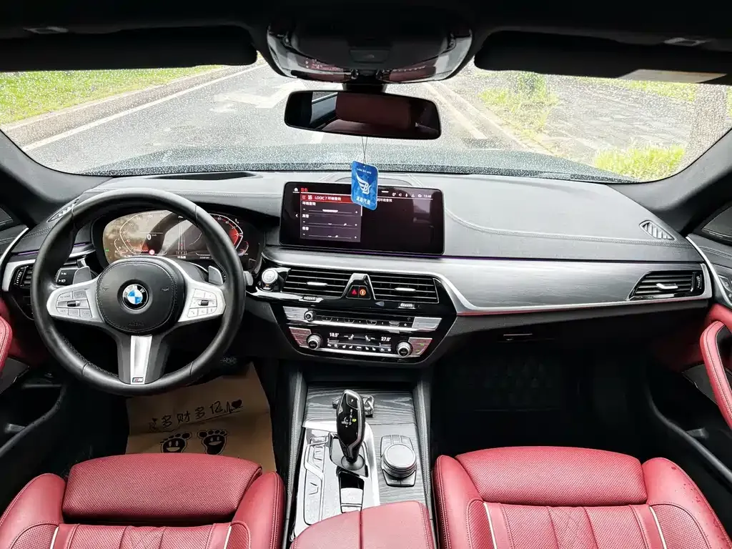 BMW 5 Series — фото 4