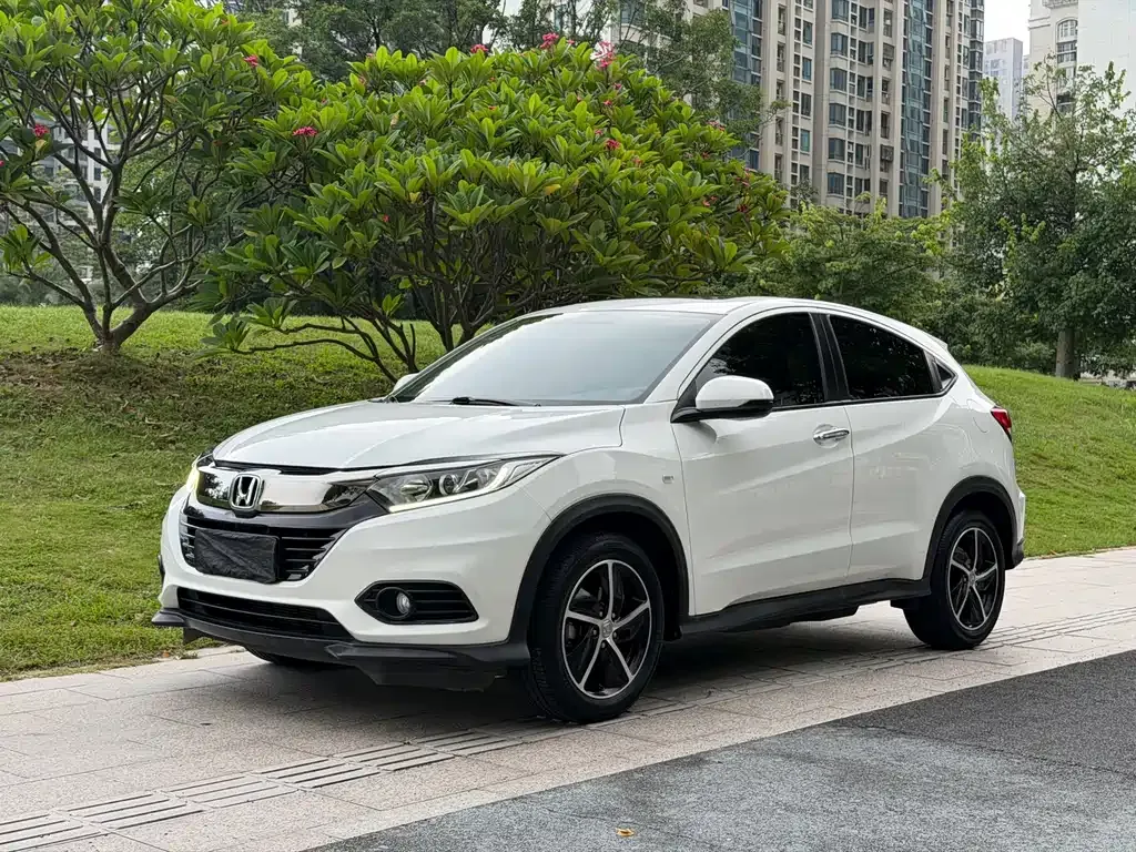 Honda Vezel — фото 1